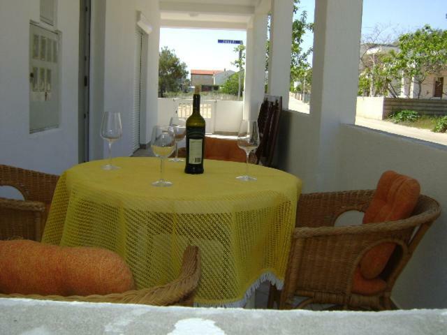Apartments Matkovic Vir Buitenkant foto
