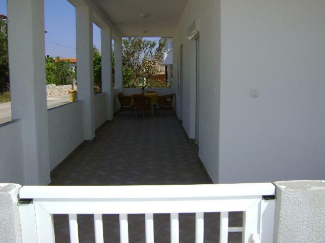 Apartments Matkovic Vir Buitenkant foto